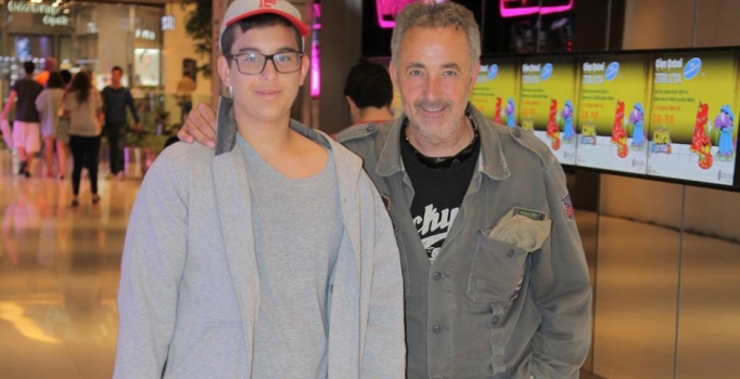 Mehmet Aslantuğ oğlu ile alışverişte