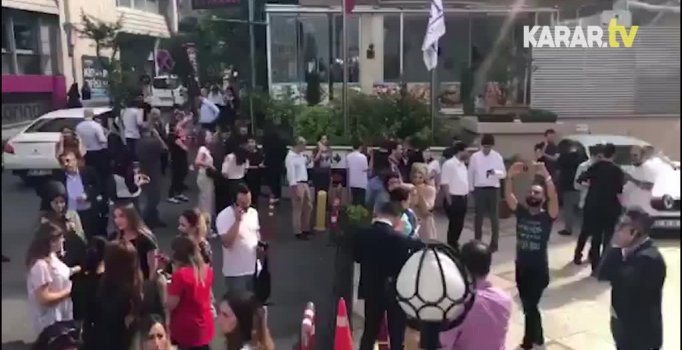 İstanbul'da deprem! Halk sokaklara döküldü