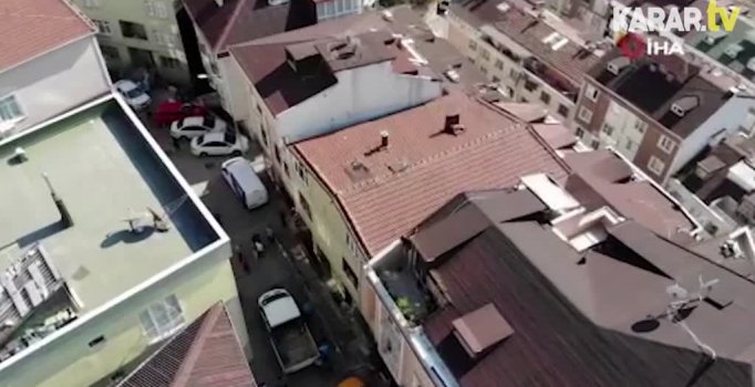 Deprem sonrası yan yatan bina böyle görüntülendi