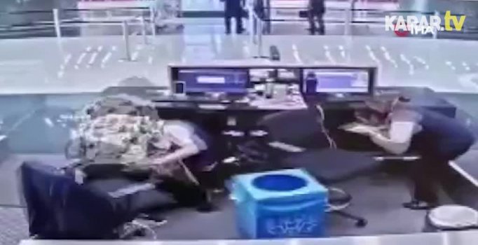 Deprem anında THY görevlisi yolcuyu böyle korudu