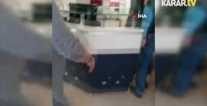 Hasta yakınıyla doktorun kavgası kamerada