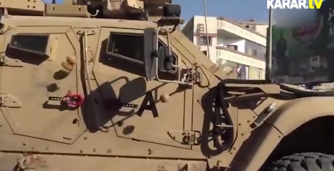 YPG yandaşları, ABD askeri konvoyunu taşladı