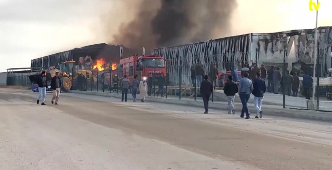 Konya'da bisküvi fabrikasında yangını