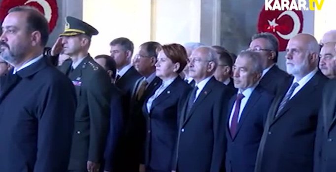 Anıtkabir'e ziyaretçi akını