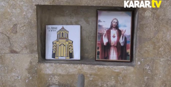 Türkiye'nin Tel Abyad'da onardığı Ermeni Kilisesi ibadet açıldı