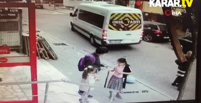 Avcılar'da servis aracı yaşlı kadına çarptı