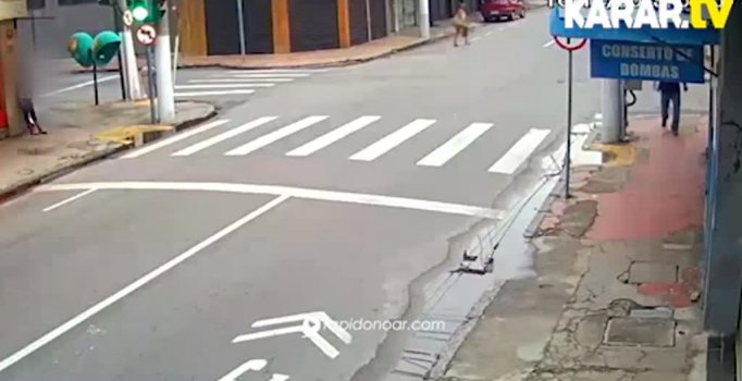 Para isteyen evsiz kadını vurdu