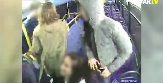 Çift katlı otobüste dehşet anları