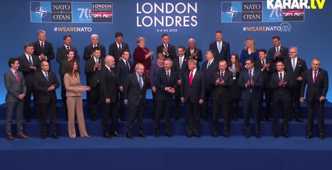 NATO zirvesinde aile fotoğrafı