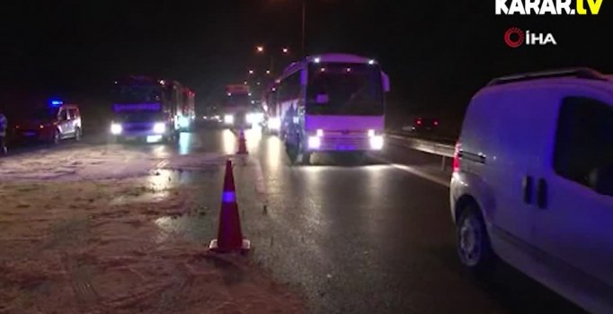 TEM Otoyolu'nda TIR kamyona arkadan çarptı