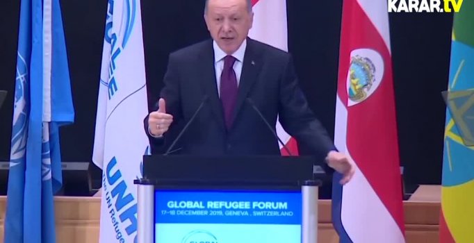 "Bize sadece gülücük atıyorlar"