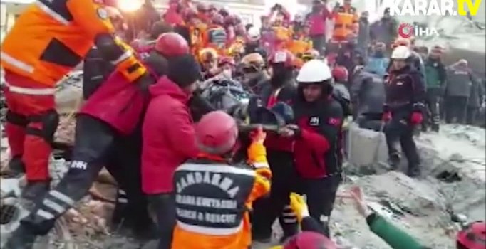 Enkazdan bir kişi daha sağ kurtarıldı