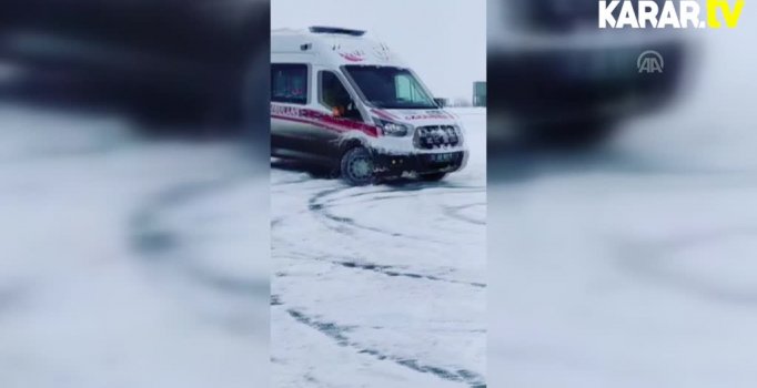 Van'da ambulansla drift atan sürücüye soruşturma