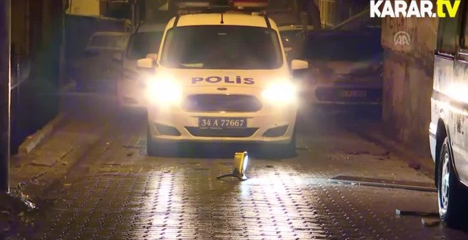 Küçükçekmece'de iki yabancı grup birbirine girdi