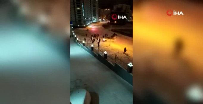 Karda kayan araçların kaza anları kamerada