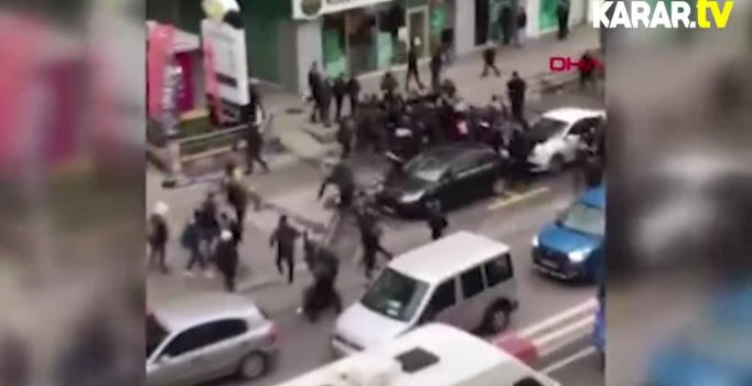 Sultanbeyli'de 50 öğrenci birbirine girdi