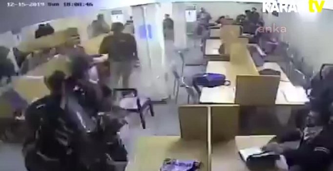 Hindistan'da polisin Müslüman öğrencilere saldırısı