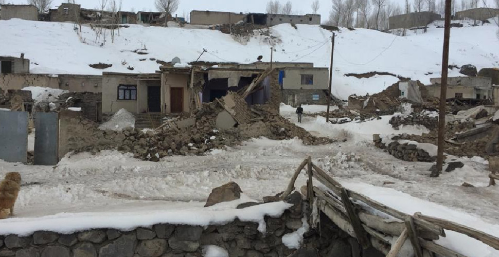 İran'da 5.9 büyüklüğünde deprem