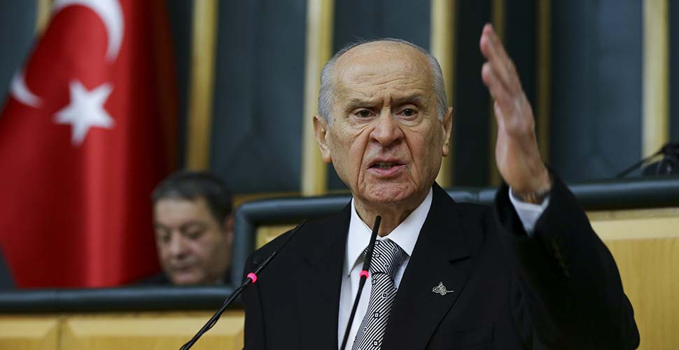 Bahçeli: Putin'in ikili oynaması tam bir çelişkidir