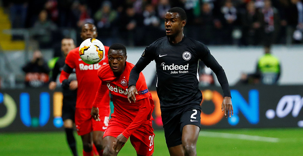 RB Salzburg-Eintracht Frankfurt maçı 'rüzgar' nedeniyle ertelendi