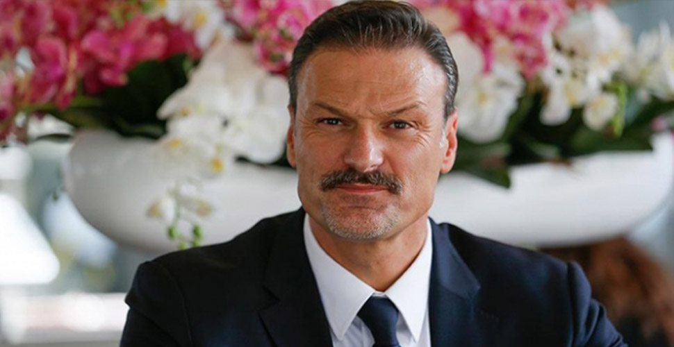 Alpay Özalan kimdir? CHP'li Engin Özkoç'u Alpay Özalan mı yumrukladı?