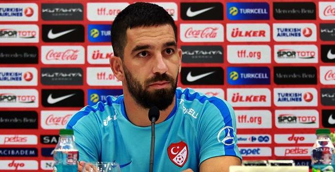 Arda Turan İspanyol gazeteciye sinirlendi
