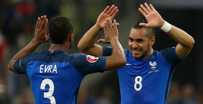 Arnavutluk'u 2-0 ile geçen Fransa gruptan çıkmayı garantiledi