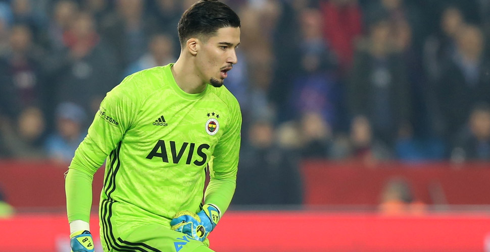 Fenerbahçe kalecisi Altay Bayındır ameliyat oldu