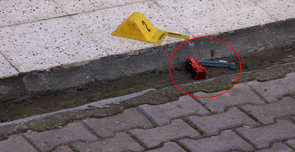 2 yaşındaki çocuğu kahreden ölümü! Oyuncağının peşinden gidince 2. kattan düştü