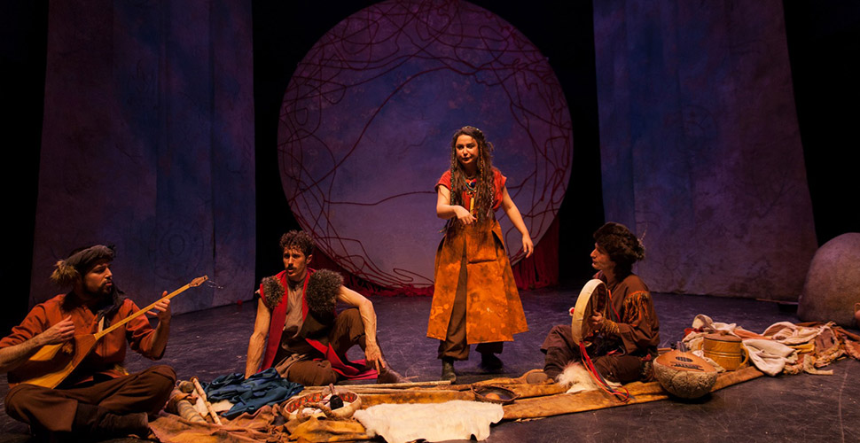 Evde kal ama sanatsız kalma