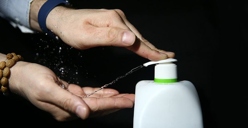 Dezenfektanlar zehirleyebilir; çocuklar ve kronik hastalarda kısıtlanmalı uyarısı