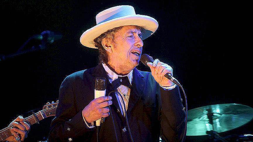 Bob Dylan 8 yıl sonra şarkı yayınladı, Kennedy suikastını 17 dakikaya sığdırdı