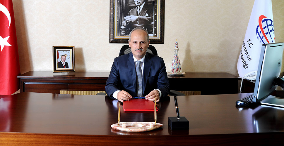 Son dakika haberi... Ulaştırma Bakanı Mehmet Cahit Turhan görevden alındı