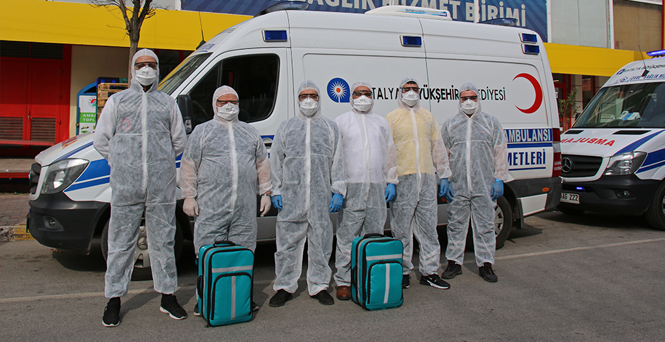 Antalya Büyükşehir Belediyesi evde bakıma ihtiyaç duyan hasta ve engellilere sağlık hizmeti veriyor