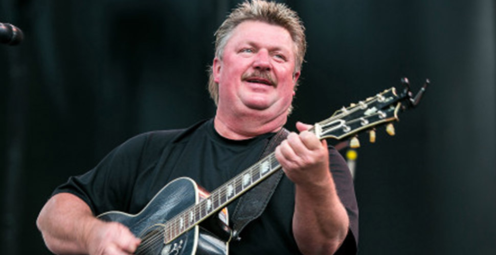 Country müziğin efsane ismi Joe Diffie koronavirüsten öldü