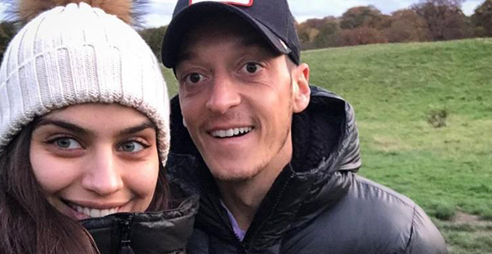 Mesut Özil ve Amine Gülşe çiftinden müjdeli haber