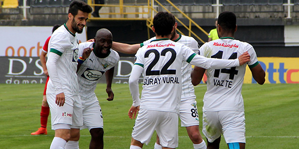 Akhisar evinde şov yaptı