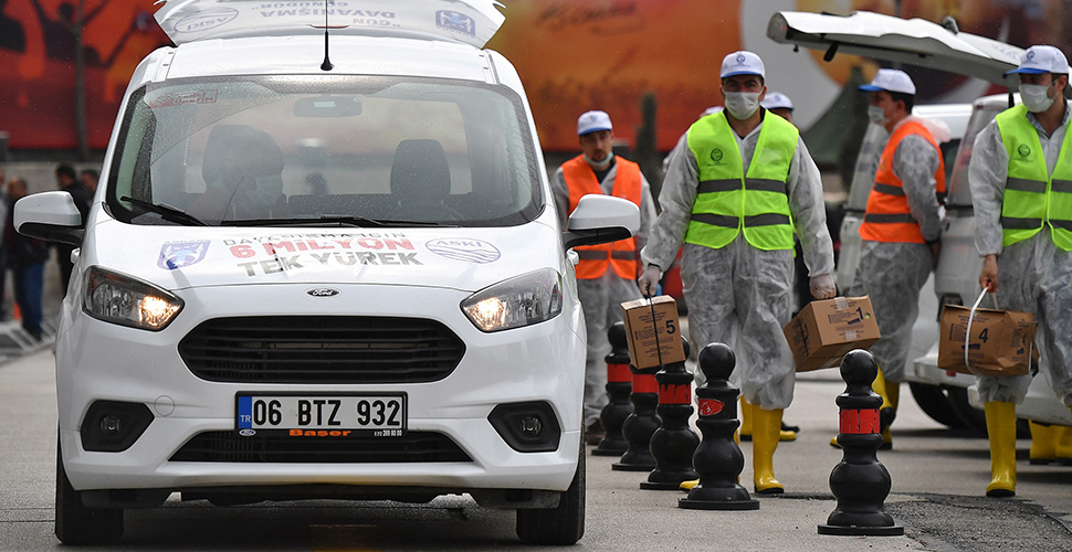 Ankara Büyükşehir Belediyesinden gıda yardım kolisi