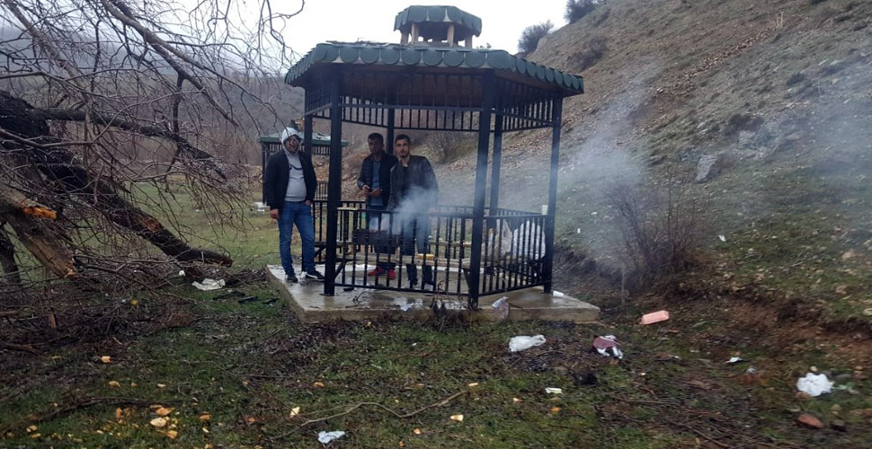 Yasağa rağmen piknik yapıp mangal yaktılar!