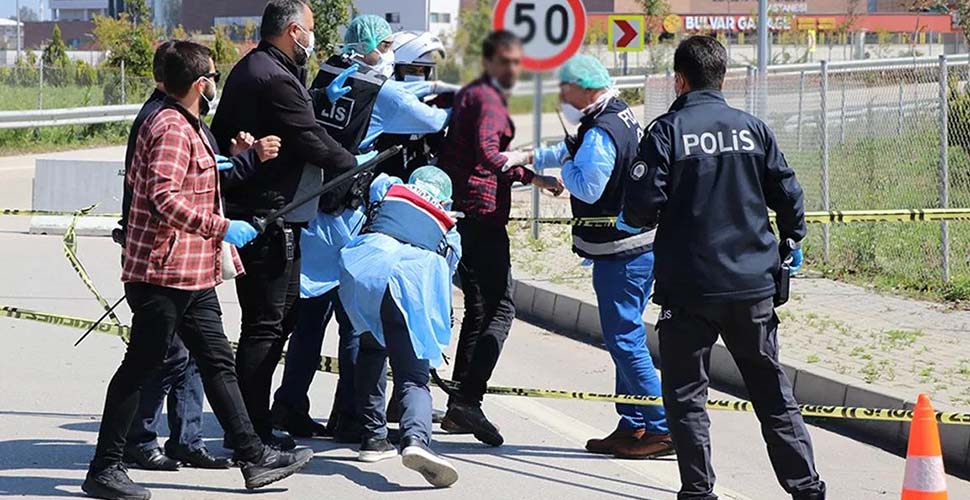 Adana'da koronavirüs testi pozitif çıktı, hastanede dehşet saçtı