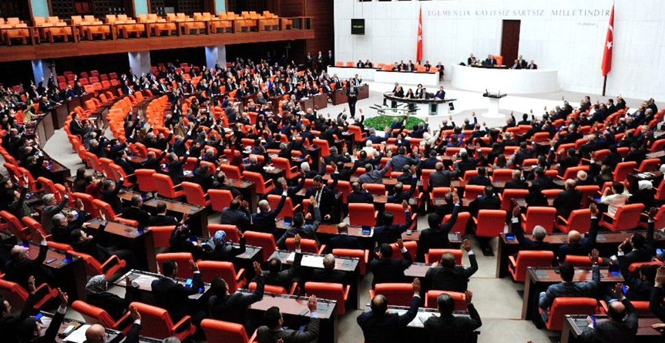 Mecliste 'sokağa çıkma yasağı' tartışması: 48 saatlik bulaşı 48 dakikada Türkiye'ye yaydık