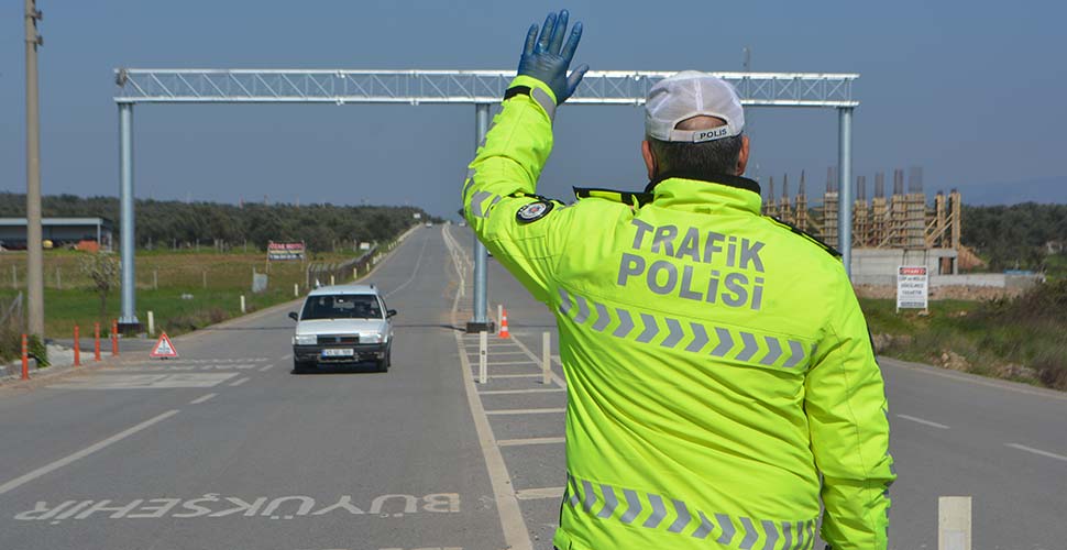 Balıkesir'de sokağa çıkan 217 kişiye ceza kesildi