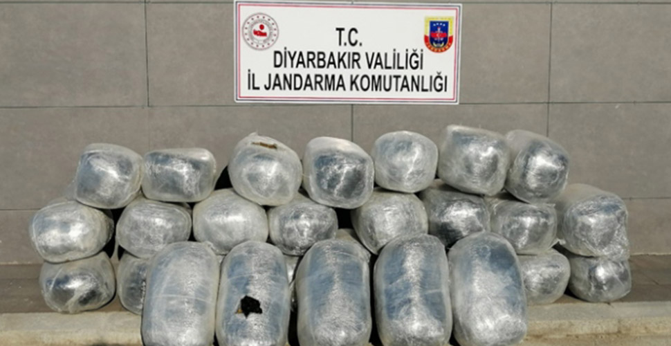 Diyarbakır'da 305 kilogram esrar ele geçirildi