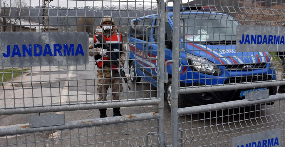 Muş'ta bir köy daha koronavirüs nedeniyle karantinaya alındı
