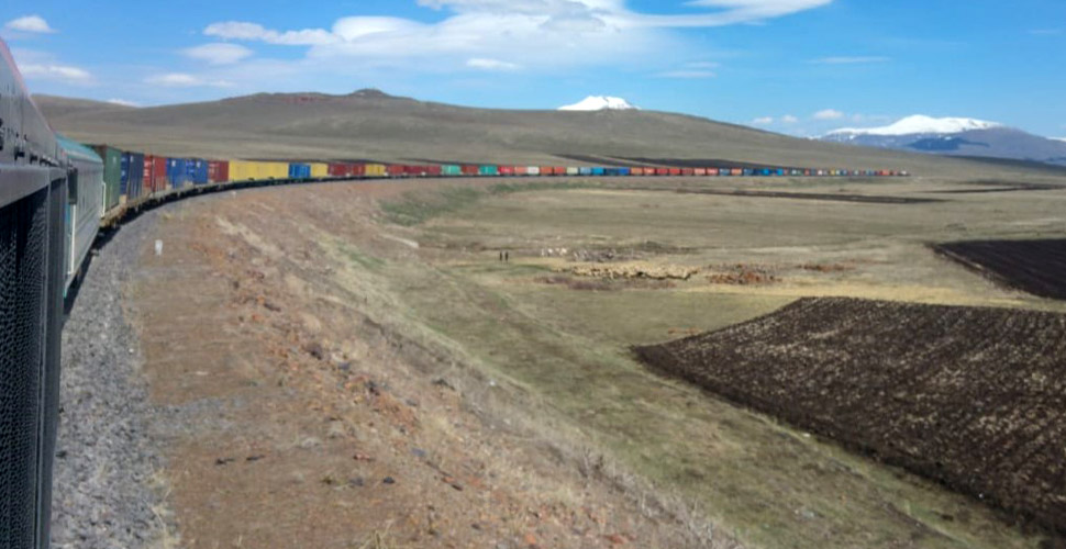 940 metrelik dev ihracat treni Orta Asya’ya doğru yola çıktı