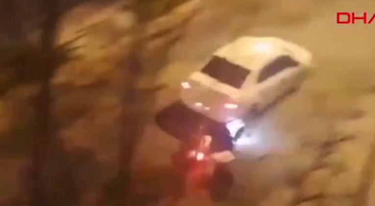 Tartıştığı kuryeyi aracıyla metrelerce sürükledi