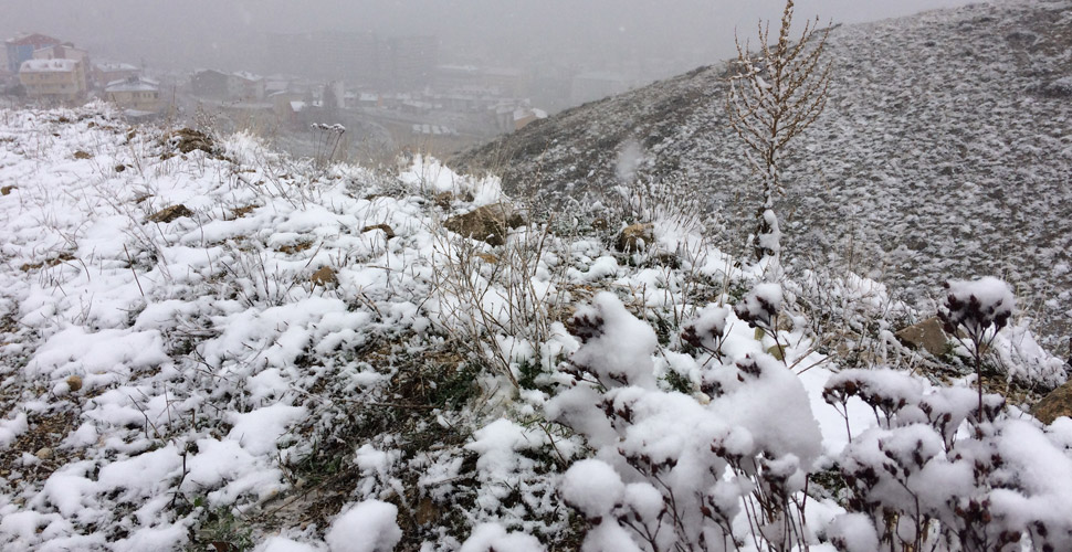 Bayburt'ta yaylalar beyaza büründü