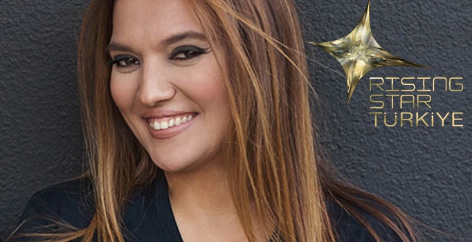 Demet Akalın iki dadıyla tatile çıktı