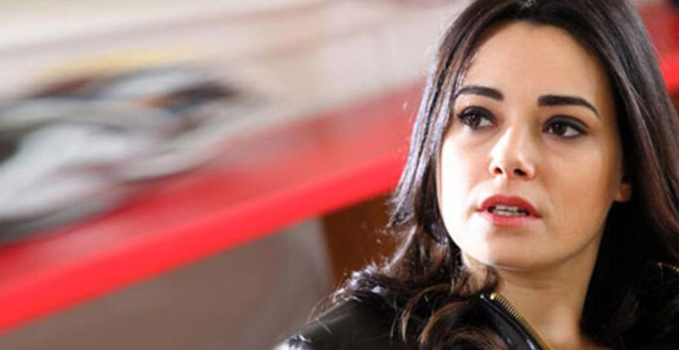 Özgü Namal rekor ücretle setlere geri dönüyor