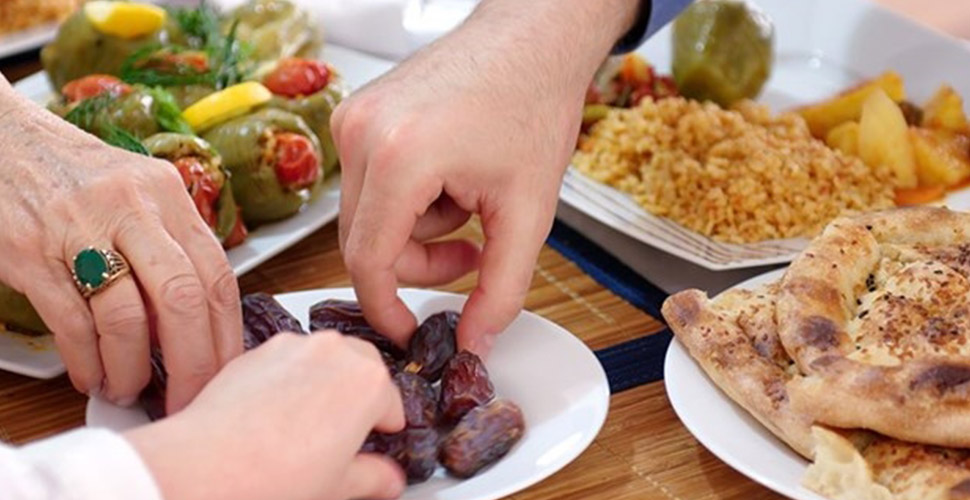 İftarda nelere dikkat edilmeli? Hz. Muhammed nasıl iftar yapardı? İşte dînen dikkat edilmesi gereken husular